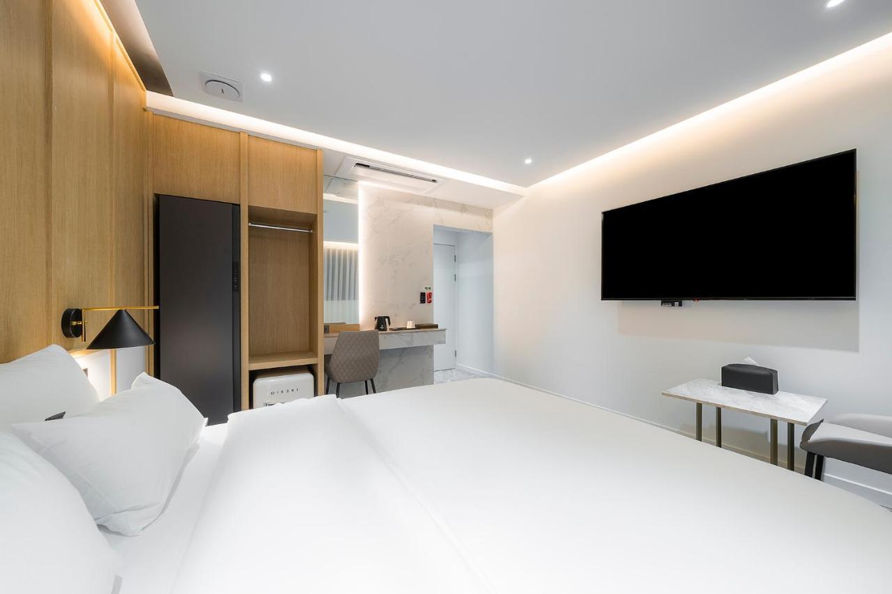 Brown Dot Hotel Pyeonghwa Plaza Mokpo Bagian luar foto