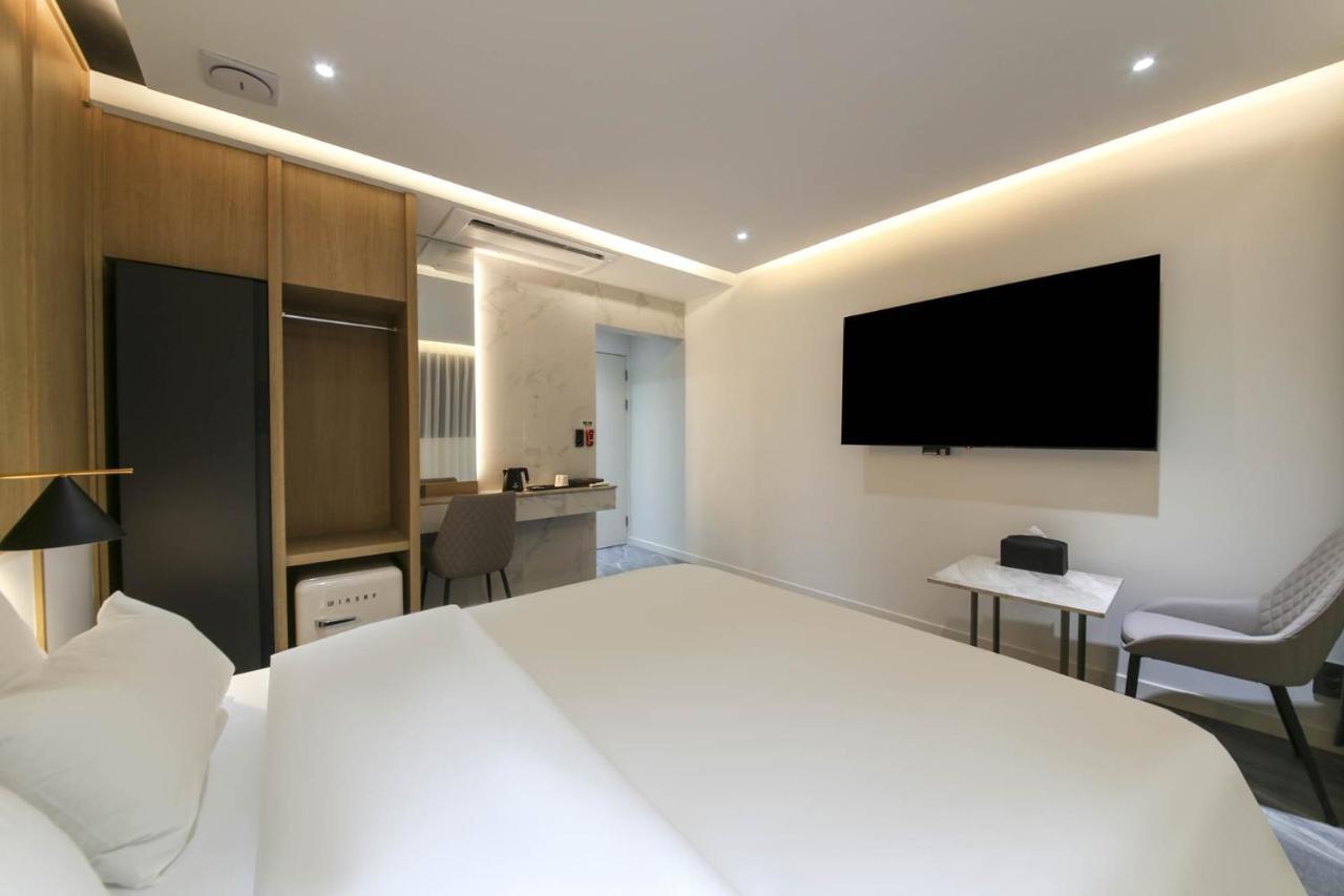 Brown Dot Hotel Pyeonghwa Plaza Mokpo Bagian luar foto