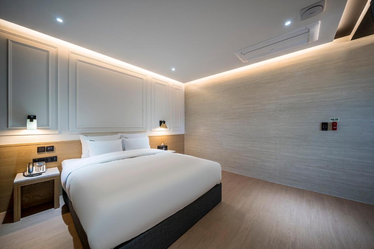 Brown Dot Hotel Pyeonghwa Plaza Mokpo Bagian luar foto