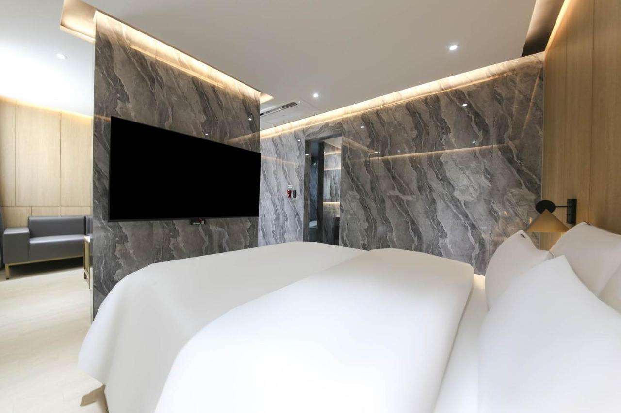 Brown Dot Hotel Pyeonghwa Plaza Mokpo Bagian luar foto