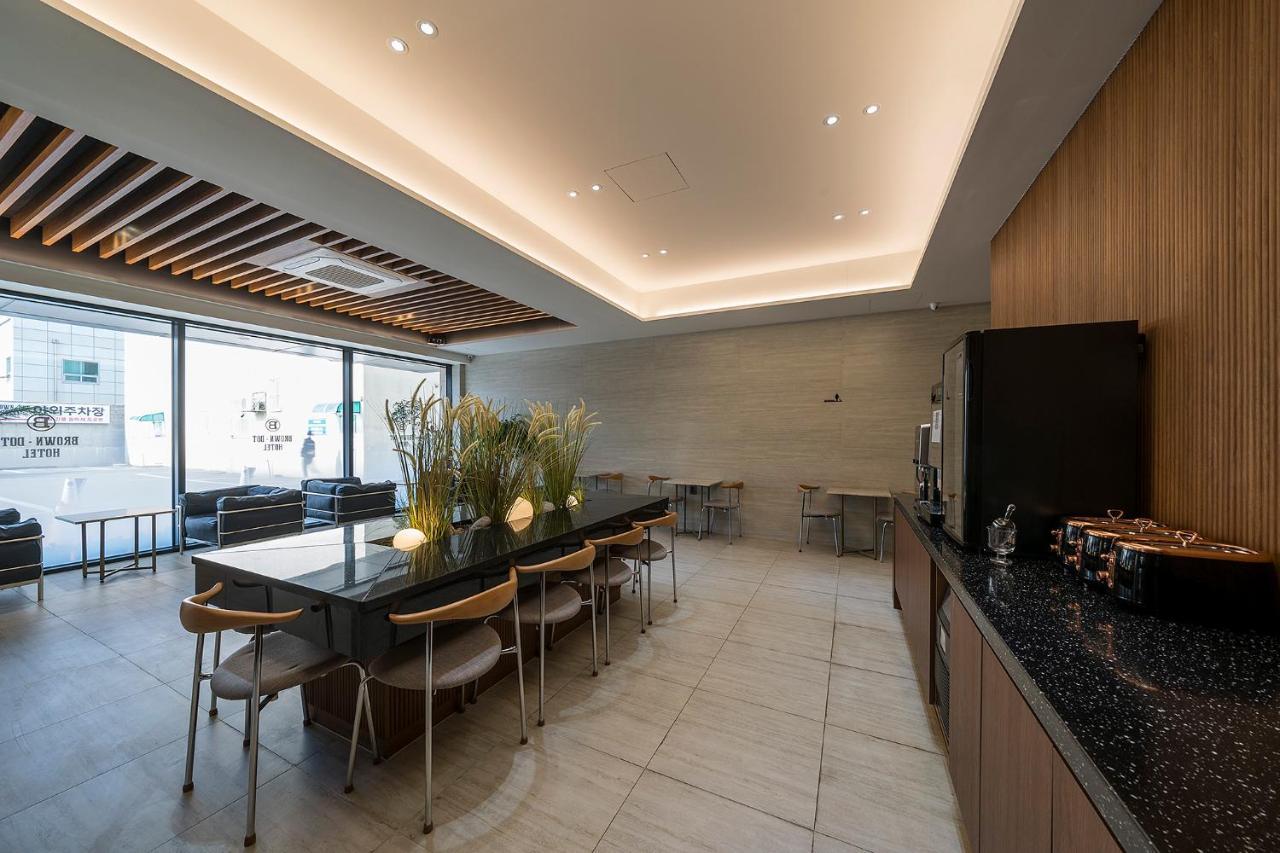 Brown Dot Hotel Pyeonghwa Plaza Mokpo Bagian luar foto